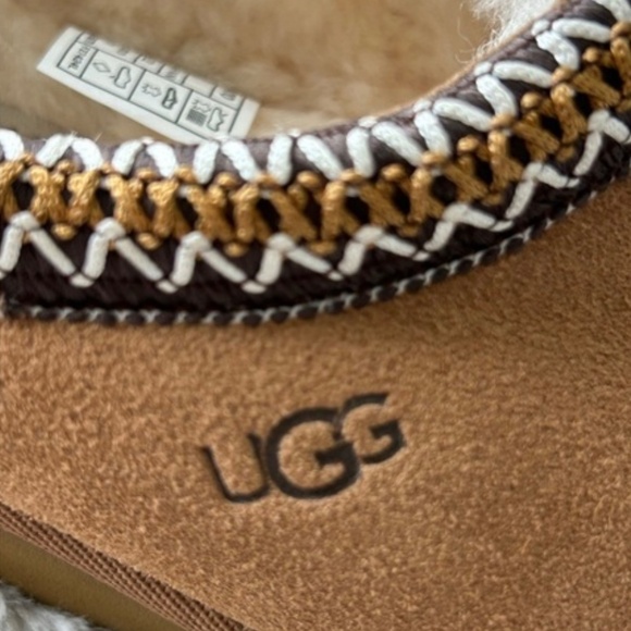NWOT UGG Tasman II
Chestnut
Classic Slip On Slipper Clog
Size US 5 UK 3 EU 36 - Picture 8 of 8